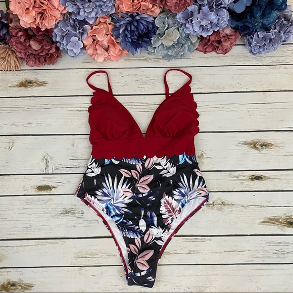 Sexy Ruffled Low Cut Red Tropical Push Up Swimsuit - Picture 5 of 16